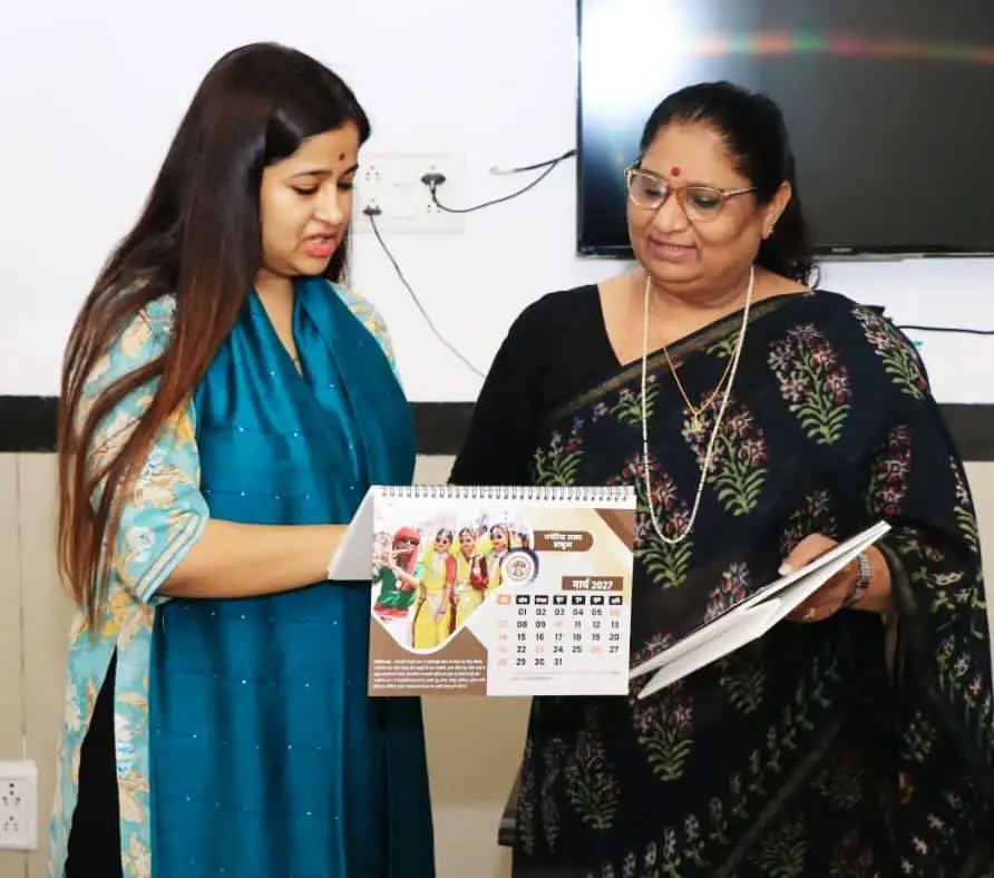 जिला कलेक्टर एवं महिला बाल विकास मंत्री निर्मला भूरिया